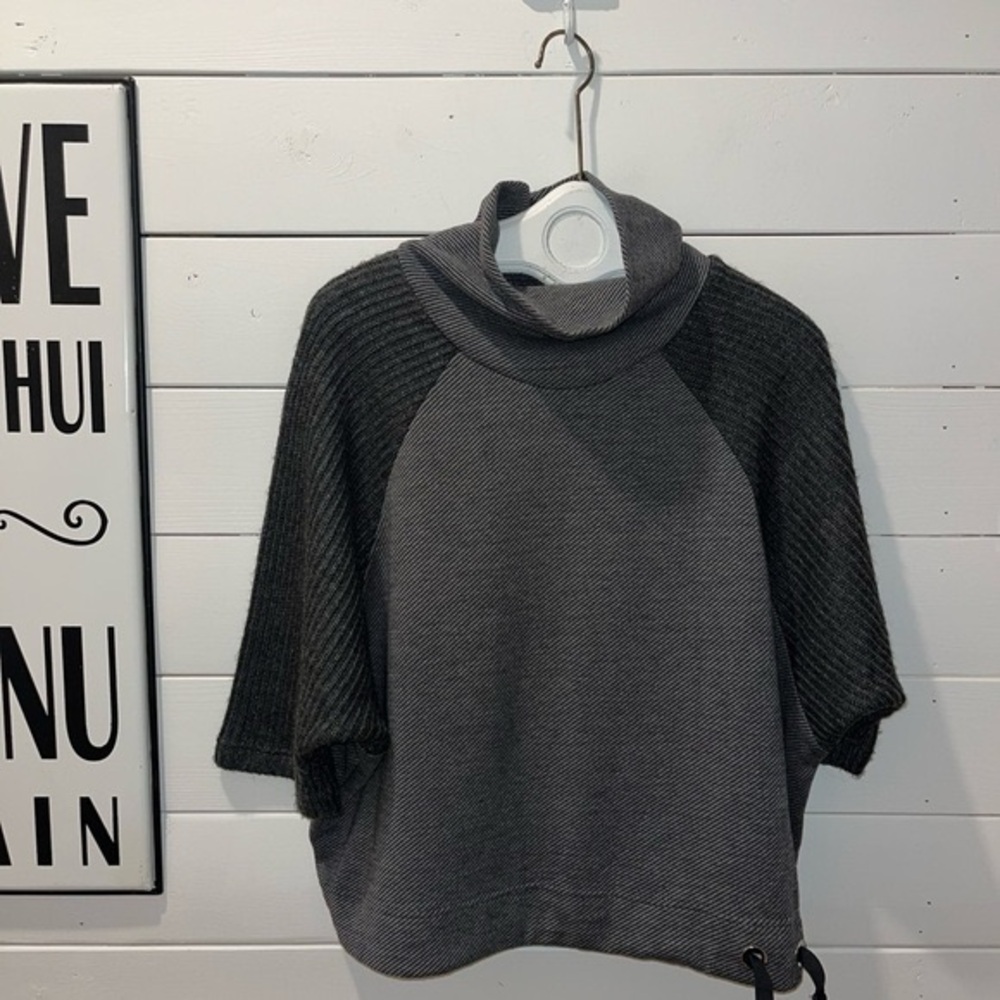RUELLE black & gray sweater  size Xl
